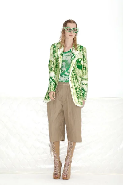Look 3